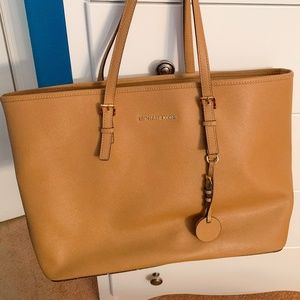 Michael Kors Jet Set Travel tote Tan
